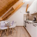 Romanticky Loft Parking U Hlavniho Nadrazi Apartment *