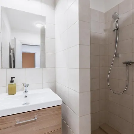 Lägenhet Romanticky Loft Parking U Hlavniho Nadrazi Olomouc