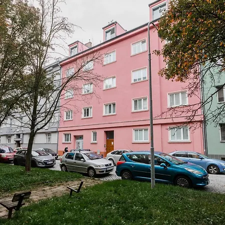 Romanticky Loft Parking U Hlavniho Nadrazi Lejlighed *