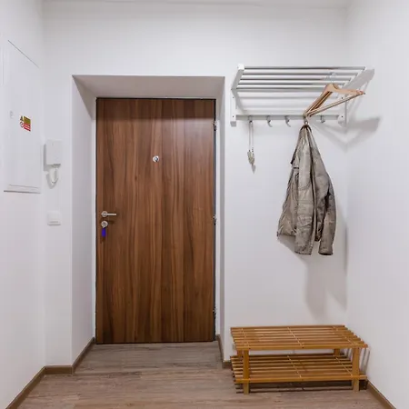 Lägenhet Romanticky Loft Parking U Hlavniho Nadrazi Olomouc